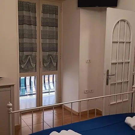 Dimora Danicla Apartman Nápoly